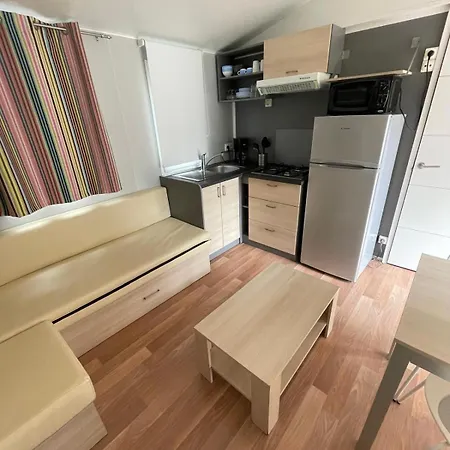 Mobil Dans 3 Etoiles * Agde